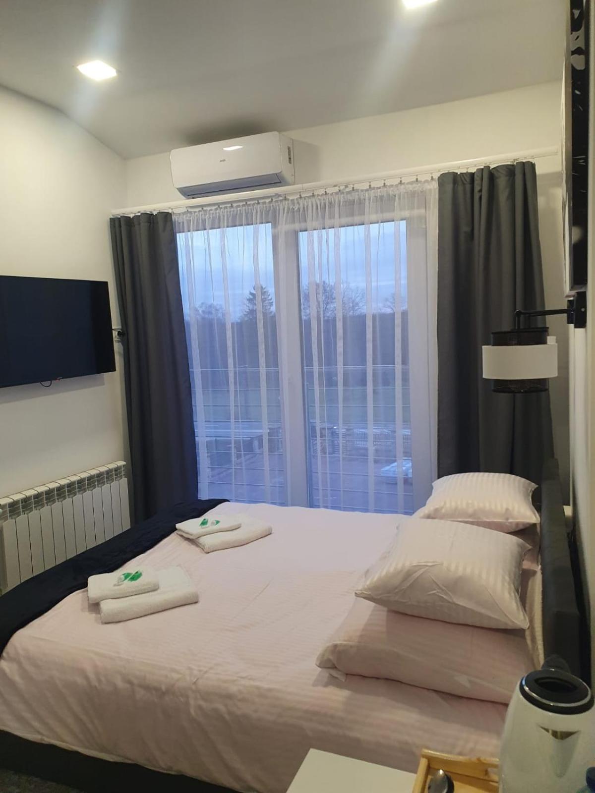 Comfort Stay, Ev, Parking Boleslawiec  Exterior photo